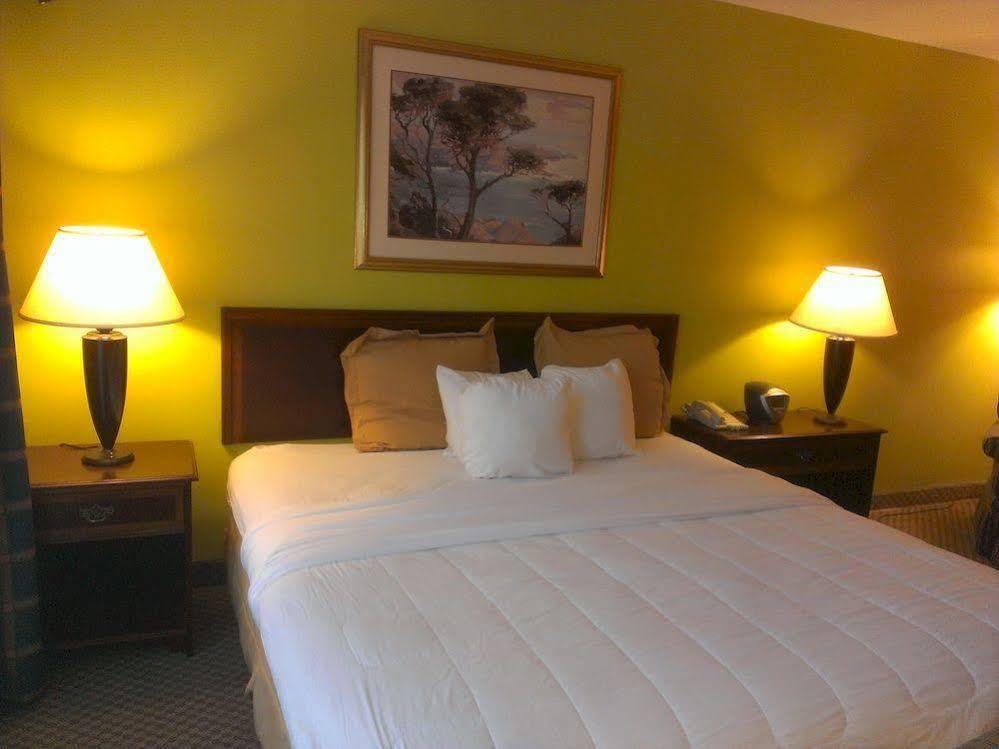 Hotel I-64 Richmond Dumbarton Exteriör bild